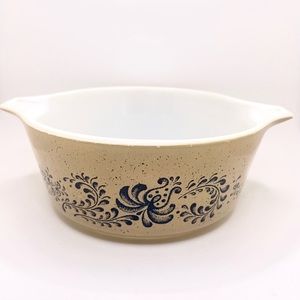 Vintage Pyrex 472-B 750 ML Homestead Round Dish